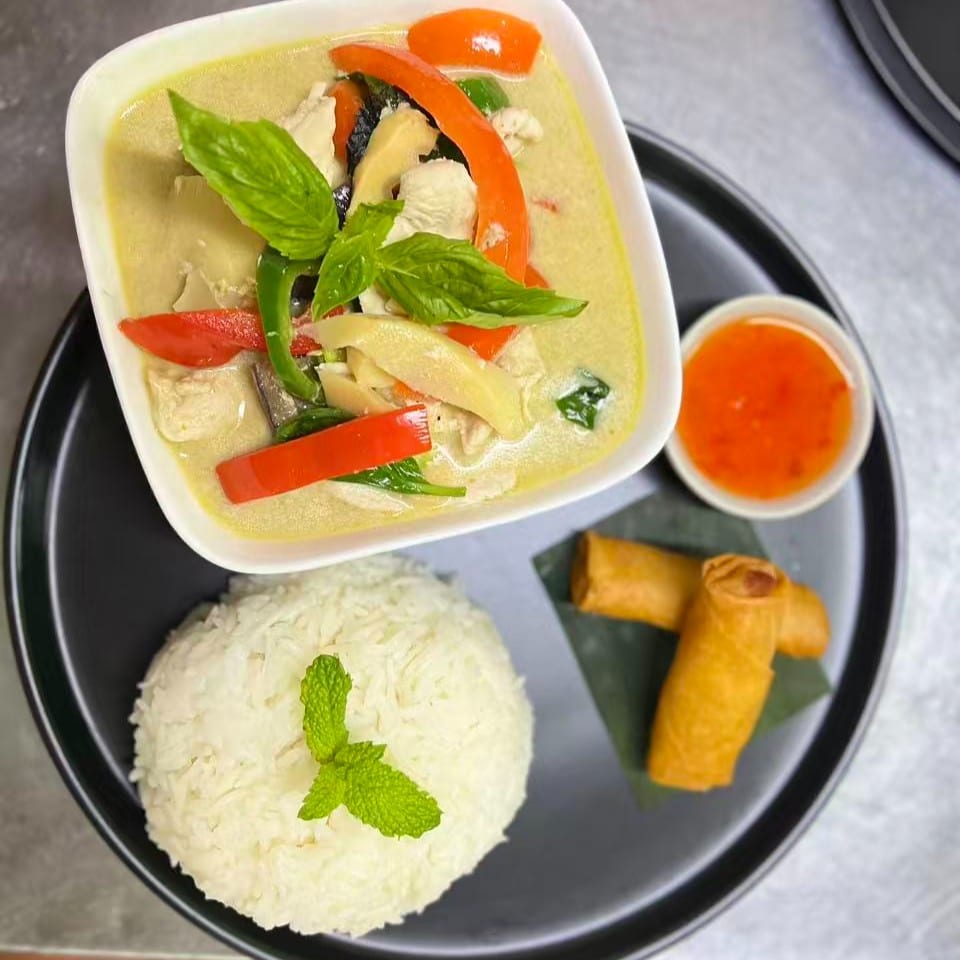 L Green Curry.